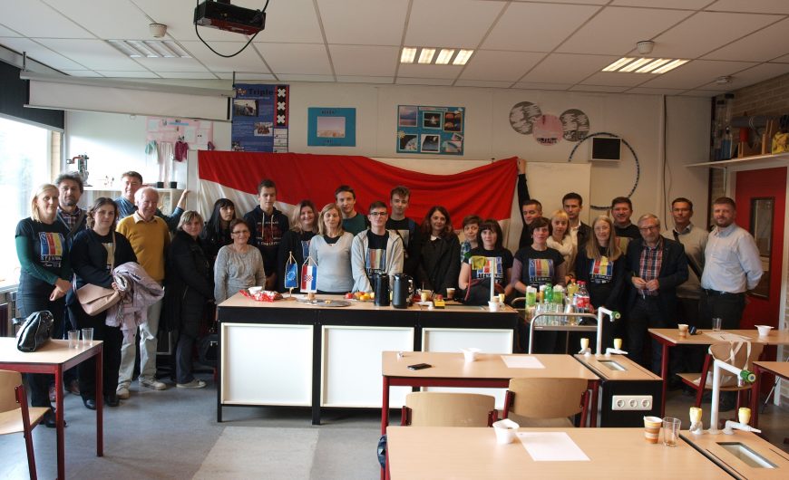 ams25
